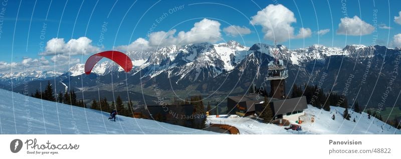 Paraglide start auf der Planai Aktion Berg Planai Sport manü manu Berge u. Gebirge Schnee Schladming Aussicht Tal Schneelandschaft Berghang abwärts Gleitschirm