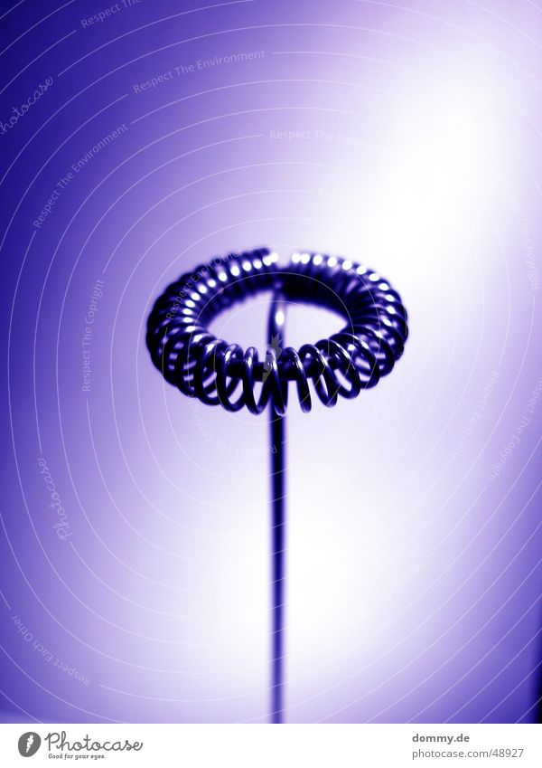mix it! Makroaufnahme Spirale violett rund mischen rühren klüche Gerät blau
