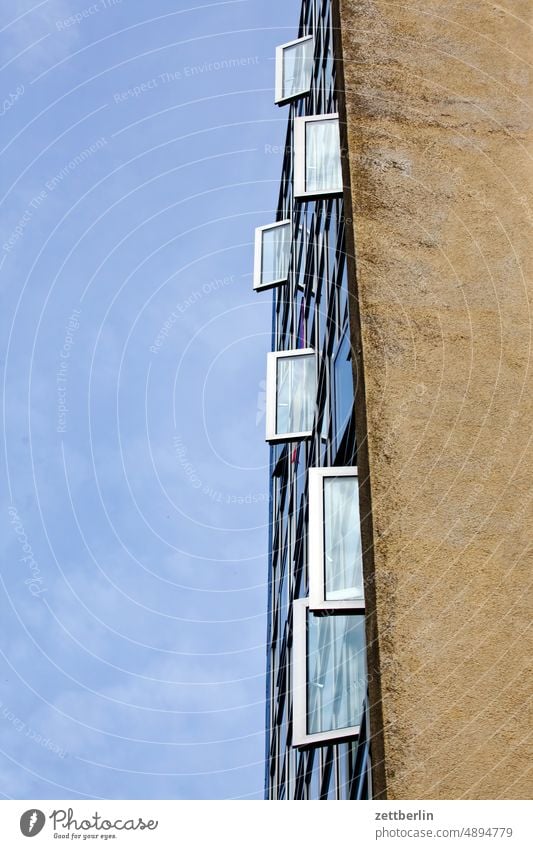 Fensterfront architektur berlin büro city deutschland fassade fenster froschperspektive gebäude hauptstadt haus himmel hochhaus innenstadt kiez leben mitte