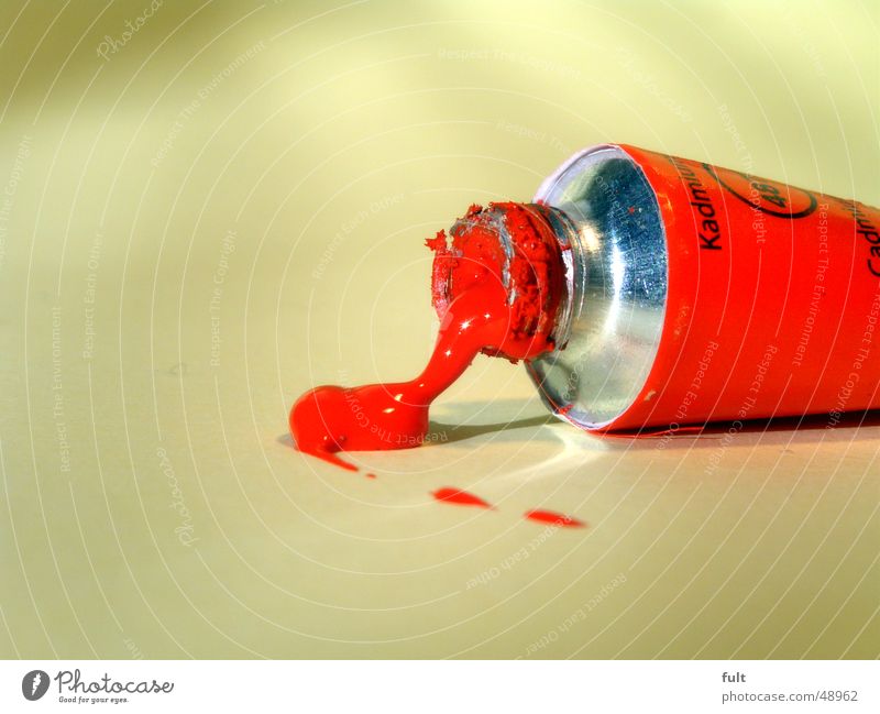 gleiche tube, anderes foto Acrylfarbe rot Paste ausgelaufen rund gepresst hellrot unten Kunst Freizeit & Hobby Zeichenutensilien Malutensilien Material