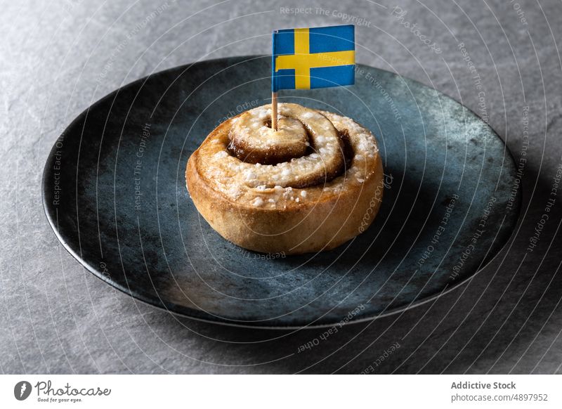 Zimtschnecken, Kanelbulle Schwedisches Dessert Aroma Bäckerei Brot Frühstück Brötchen Kuchen Weihnachten Teigwaren Fahne Lebensmittel grau Feiertag