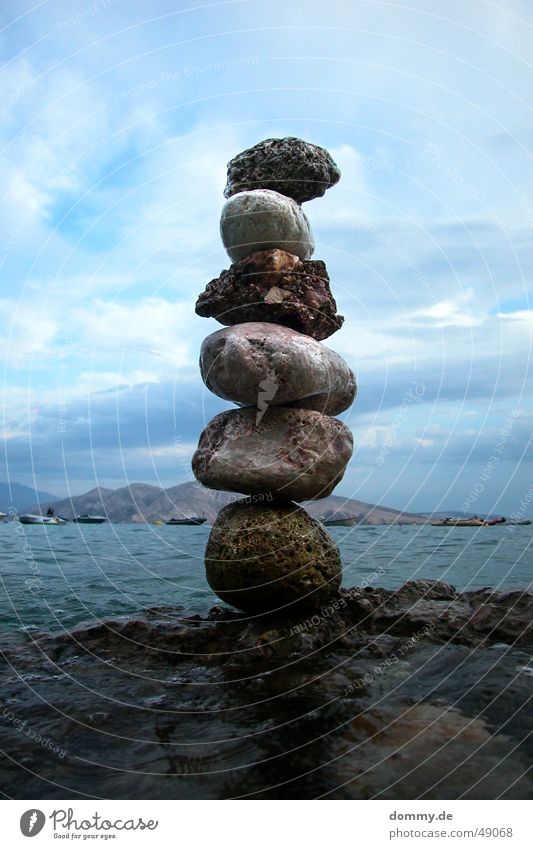 kunst?! Kunst rund eckig Meer Kroatien Baška Flüssigkeit wackelig Stein Stapel stapeln Wasser Adria Insel hoch