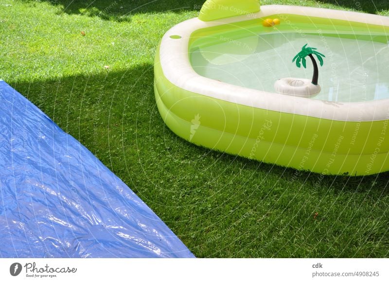 Hitzesommer | Planschbecken & Wasserrutsche im Garten | bereit für die Abkühlung? Pool Plastik aufblasbar baden planschen abkühlen Spaß Vergnügen Sommer Juli