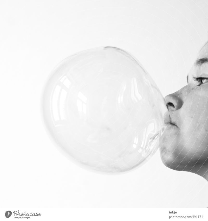 bubble 1 Freizeit & Hobby Spielen Kinderspiel Junge Kindheit Leben Gesicht Mensch 8-13 Jahre Kaugummiblase Kugel Blase machen Coolness groß rund Gefühle Freude