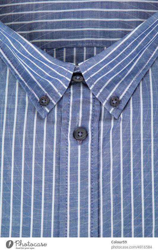 Kragen vom Herrenhemd Hemd Männer gefaltet Mann weiß Hemden Mode Hintergrund Bekleidung Baumwolle Stil Polo Kleidung vereinzelt Business Design Sauberkeit neu