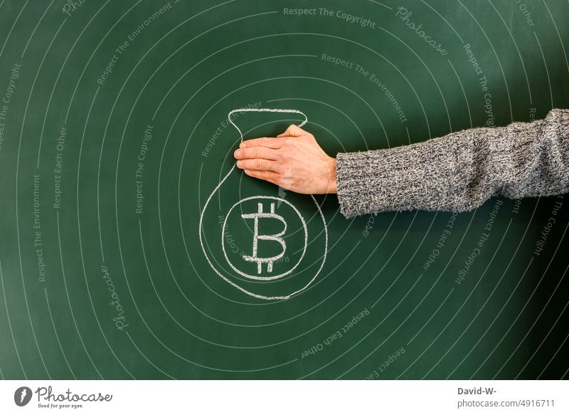 Bitcoin - Kreide auf der Tafel bitcoin bezahlen digitale Währung Konzept zukunft kreide Geld Investition Kryptowährung Zahlung kaufen