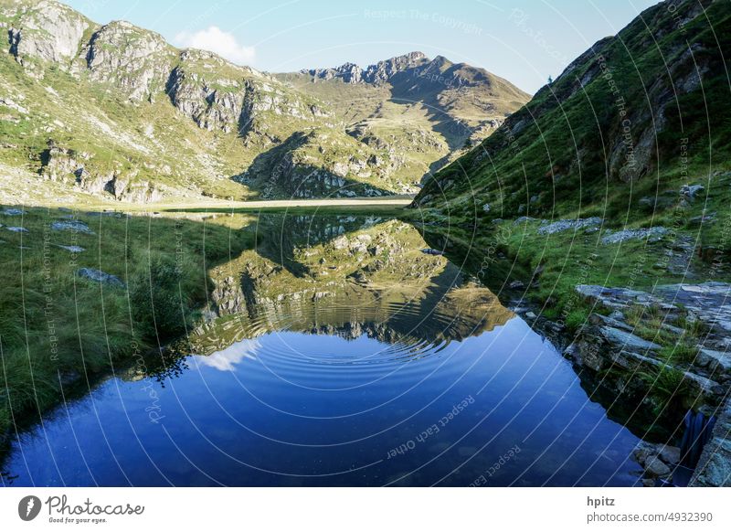 Bergsee Baranca in den Alpen des Piemont Berge u. Gebirge wandern Reflexion & Spiegelung