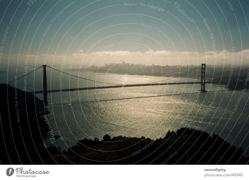 The Bridge Golden Gate Bridge San Francisco Kalifornien Nebel Brücke morgends Bucht bay Straße Autobahn Wasser reflektion