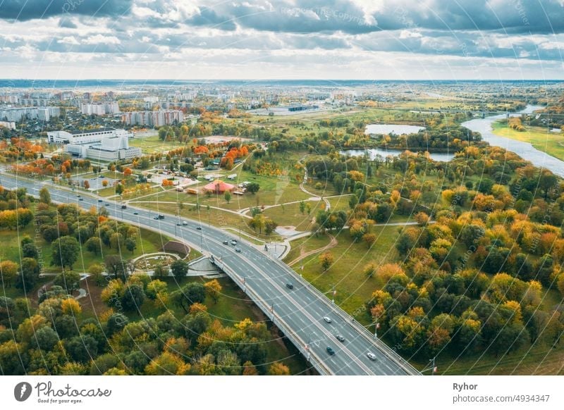 Mahiliou, Weißrussland. Mogilev Stadtbild und Kastrychnitski Bezirk. Aerial View Of Skyline im Herbst Tag. Ansicht aus der Vogelperspektive