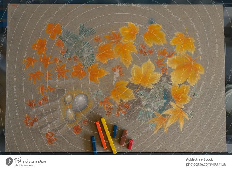 Ein Haufen Pastelle auf einer Zeichnung Papier Schot farbenfroh Kunst Hand Blatt Vogel Atelier kreativ Herbst Grafik u. Illustration kleben Material Inspiration