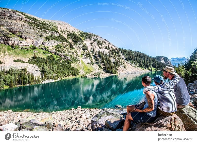gemeinsam staunen Reflexion & Spiegelung Wasser Lake Agnes stille friedlich Einsam Einsamkeit Himmel Ausflug Banff National Park Bergsee Steine Felsen