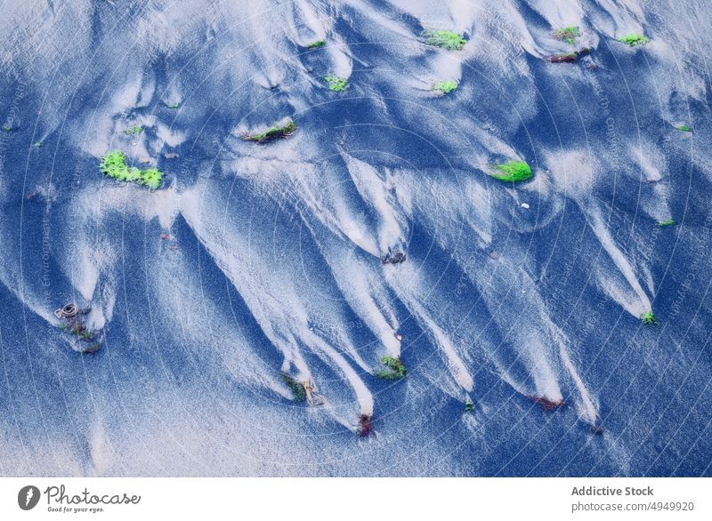 Kleine Inselchen im wogenden Meer MEER winken schäumen Waschen Wasser marin platschen abstrakt Hintergrund Natur weiß blau Sommer malerisch Seeküste Kraft