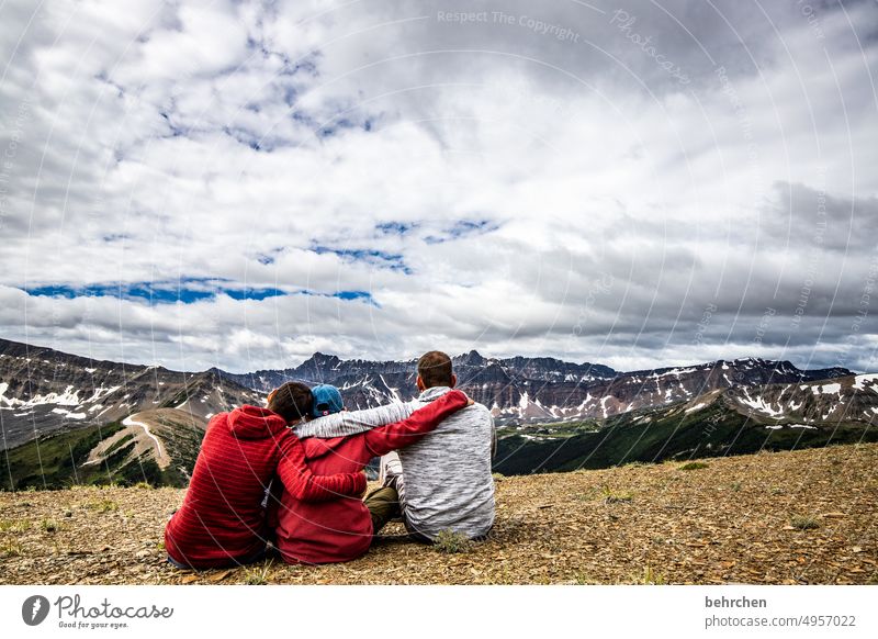 zusammen unterwegs Jasper National Park Familie & Verwandtschaft Wolken Freiheit Berge u. Gebirge Wald Rocky Mountains Ferien & Urlaub & Reisen Tourismus