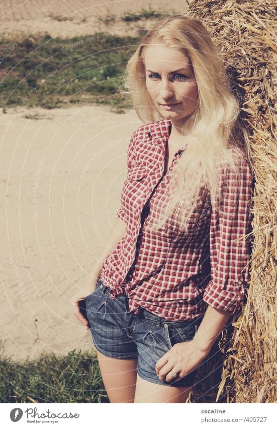 Wild Wild West feminin Junge Frau Jugendliche 1 Mensch 30-45 Jahre Erwachsene Hemd blond langhaarig stehen ästhetisch schön natürlich Stimmung Coolness