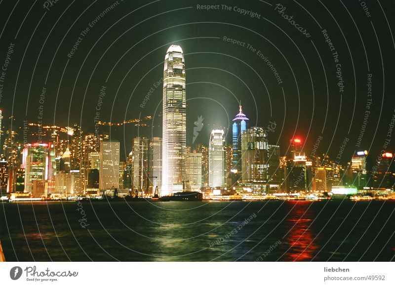 HK bei Nacht Hongkong Licht Hochhaus Wasser