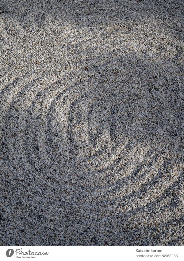 Zen-Garten Sand zengarden Natur Farbfoto Tag Windstille Erholung Stein Buddhismus Meditation Muster Wellness Frieden Glaube Erkenntnis Weisheit zwängen Yoga