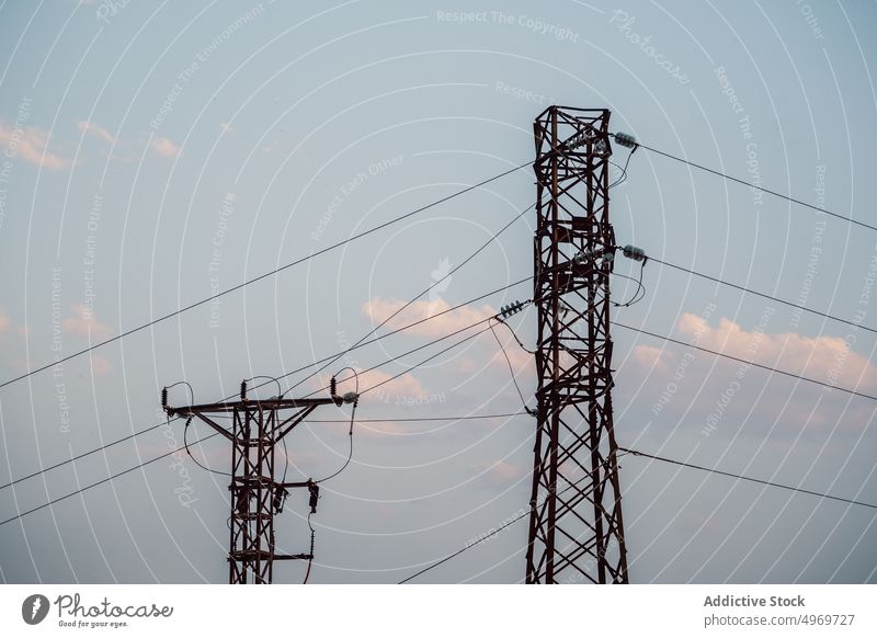 Nahaufnahme von einigen elektrischen Antennen Technik & Technologie Mitteilung Netzwerk Anschluss signalisieren Ausstrahlung Drahtlos elektronisch