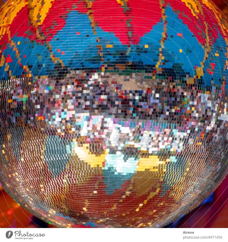 Pixelspaß bunt Kugel Discokugel Glaskugel glitzern rund Reflexion & Spiegelung glänzend Licht Dekoration & Verzierung Party Feste & Feiern Volksfest Club Tanzen