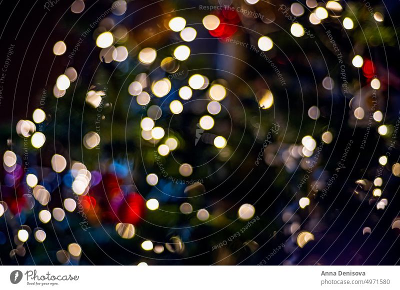 Abstraktes Bokeh als Overlay Hintergrund Glitter Silber golden funkeln Weihnachten Bokeh-Overlay Vorlage Überzug defokussiert glänzend rot gelb grün glühend
