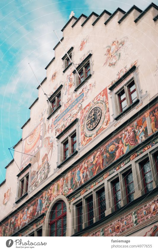 Rathaus Lindau rathaus Gemälde bemalt historisch Gebäude kunst blauer Himmel wolken türkis kräftige Farbe Hauswand Fassade Bodensee Stadt urban