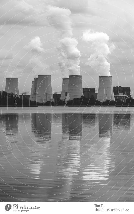 Kohlekraftwerk bnw Herbst Kühlturm Energiewirtschaft Industrie Umweltverschmutzung Klimawandel Umweltschutz Außenaufnahme Rauch Industrieanlage Schornstein