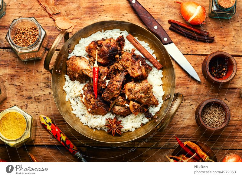 Schweinefleisch Vindaloo, ein beliebtes indisches Gericht. Fleisch Indien schmoren Gewürz heiß Würzig Reis Lebensmittel Küche asiatisch mariniert Inder Curry