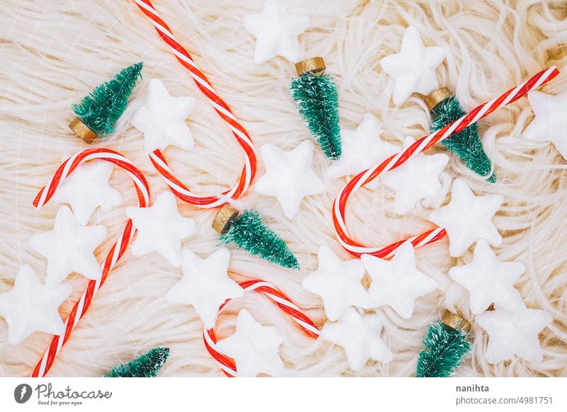 Chrismtas Muster Hintergrund tun mit verschneiten Bäumen, Zuckerstangen und Sterne Weihnachten Winter Dekoration & Verzierung Baum Feiertage Vorabend Party