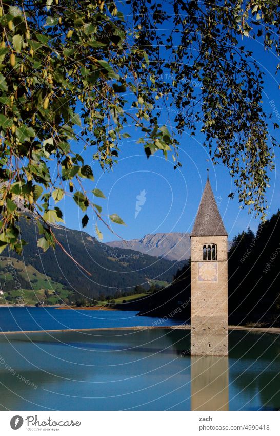 Untergang Kirche Kirchturm Reschensee See Alpen Berge u. Gebirge Kirchturmspitze Stausee Religion u. Glaube Religion & Glaube Wasser versunken Flut Südtirol
