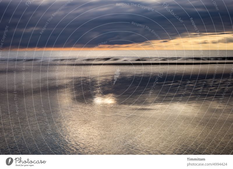Die Elemente Elemente der Natur Wasser Luft Erde Feuer Nordsee Ebbe und Flut Himmel Abend Sonne Strand Sand Horizont Dänemark Mehrfachbelichtung Wandel