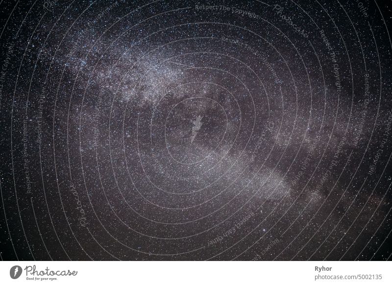 Real Night Sky Sterne mit Milchstraße Galaxy. Natürliche Starry Sky Hintergrund Glühende Sterne sternenklar abstrakt Astronomie schön Textfreiraum kosmisch