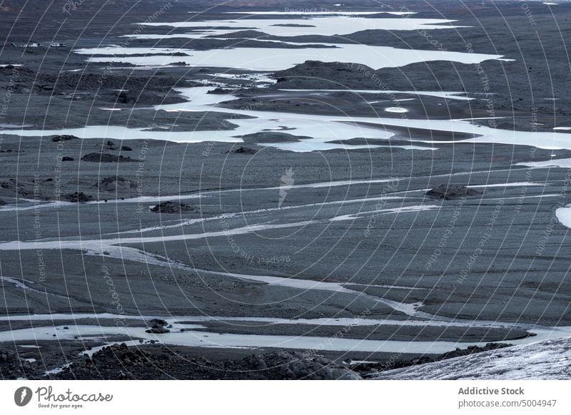 Feuchtgebiet an einem kalten Wintertag Ebene Fluss Schnee grau malerisch Landschaft Wetter gefroren Island Vatnajokull Nationalpark spektakulär Gelände Norden
