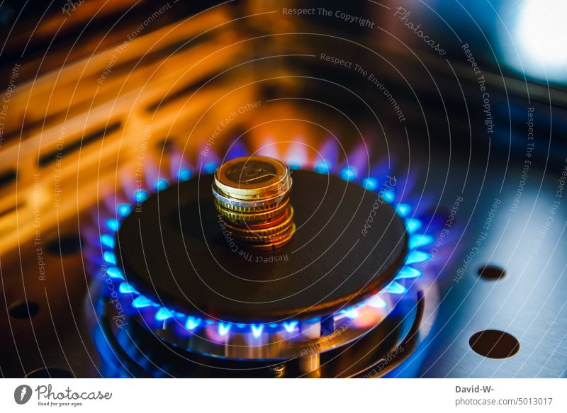 Wärme - Gas kostet Geld Kosten teuer Energie Gaspreis Energiekrise Heizkosten Energiewirtschaft Energie sparen Inflation Gasherd gasgrill Flamme Temperatur