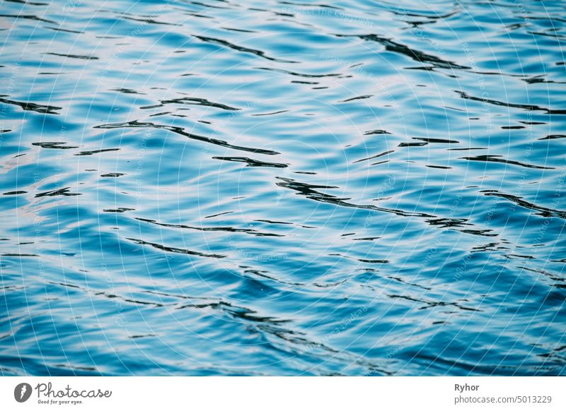 Calm Water Ripple Oberfläche natürlichen blauen Hintergrund niemand Textur Natur schön MEER Wasser Rippeln im Freien Szene aqua Sauberkeit