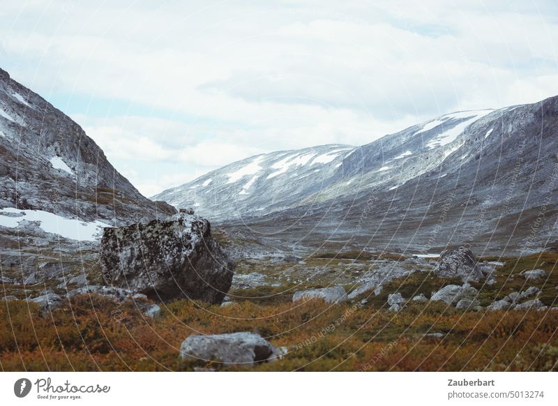 Strynefjell, Berge und Felsen, Weite in Norwegen Felsblock Berge u. Gebirge Hochebene Landschaft Natur Menschenleer Ödland karg abweisend Karst Einsamkeit