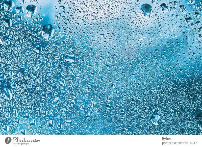 Wassertropfen Regen Blau Glas Hintergrund Herbst Schaumblase Natur Muster frisch hell Oberfläche Element Licht blau texturiert kalt Perfektion Tröpfchen Makro