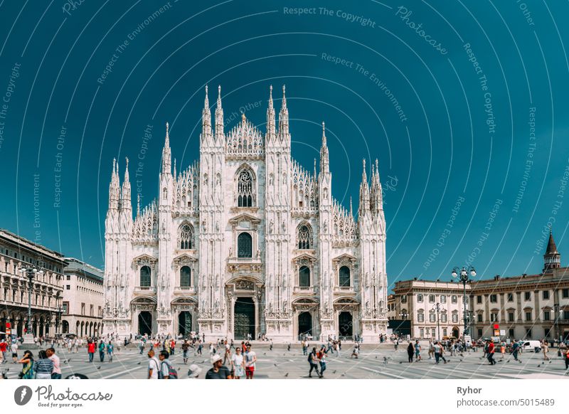 Mailand, Italien. Der Mailänder Dom oder Duomo Di Milano ist die Domkirche und das berühmte Wahrzeichen Straße Erbe Tourismus Religion alt im Freien Stadt