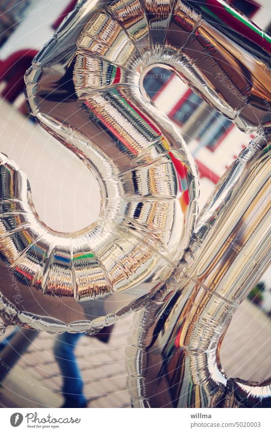 Aufgeblasener Fuffziger 50 Fünfzig Zahl Jubiläum Geburtstag Luftballon Feste & Feiern silber Zahlenballon Folienballon Helium Dekoration & Verzierung glänzend