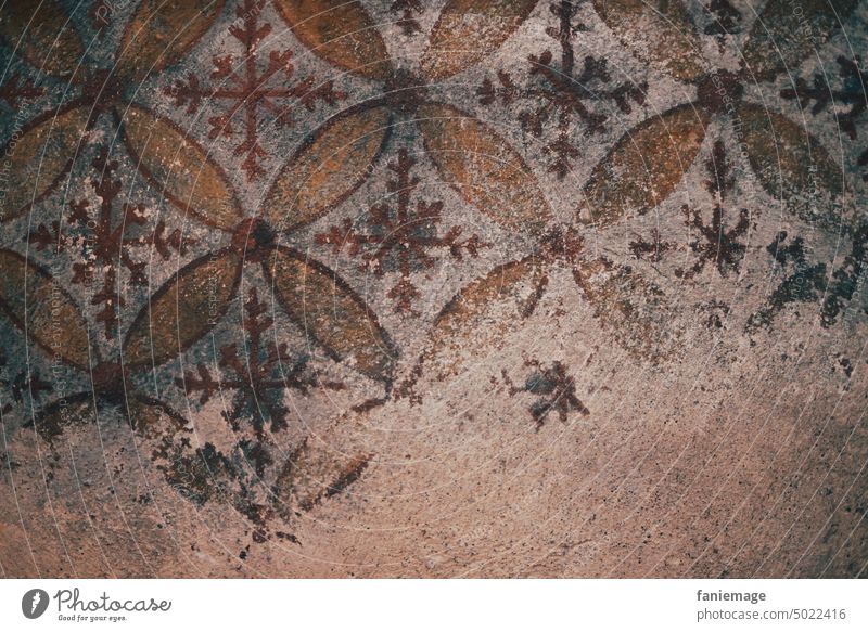 Wand in der Kathedrale von Metz aufbringen Mosaik Zauberstab kunst alt abgeplättet Putz Kunstwerk kathedrale Wandmalerei Kacheln denkmalgeschützt