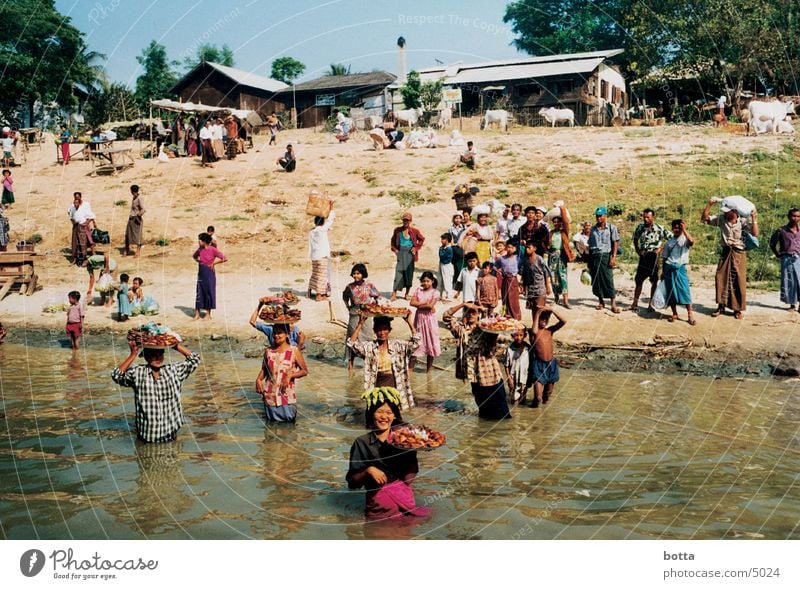 Am Fluss Myanmar Mensch Kontrast Farbe