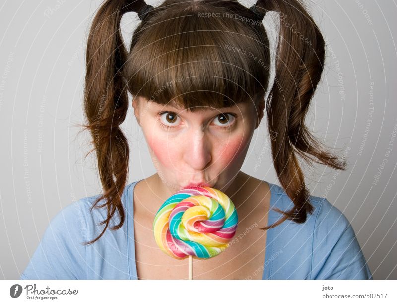 lollipop Lebensmittel Süßwaren Lollipop Ernährung Diät Gesundheit Geburtstag feminin Junge Frau Jugendliche Zopf Essen füttern Küssen frech frisch rebellisch