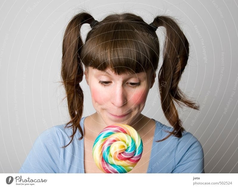 vorfreude Süßwaren Lollipop Ernährung Gesunde Ernährung Geburtstag Junge Frau Jugendliche Kindheit Zopf Fröhlichkeit Glück lecker süß Zufriedenheit dankbar