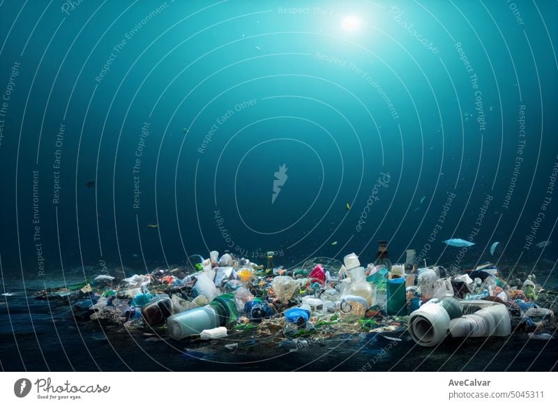 Meeresverschmutzung. Meeresboden mit Bewohnern und Müll. Plastikflaschen, Gläser, Tüten, Strohhalme, Masken, Gläser, Glühbirnen. Globales Problem. Müll unter dem Meer, im Meer. Raum kopieren