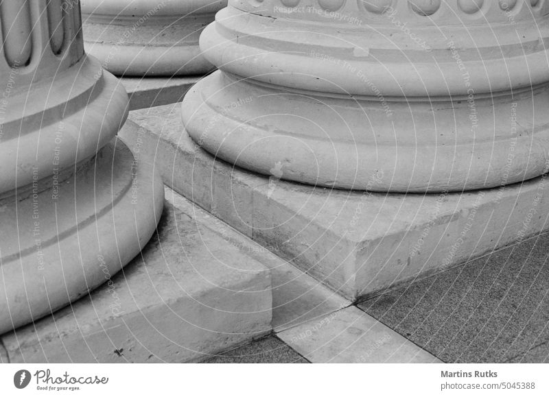 Grundelemente der klassischen ionischen Säulen Spalte Justiz u. Gerichte schulisch Stärke Stein Architektur Gebäude Kolonnade Detailaufnahme Historie Außenseite