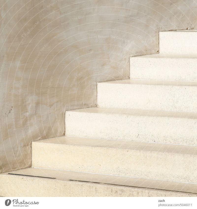 Aufsteiger Treppe Treppenstufen Wand Beton Grafische Darstellung aufwärts Stufen Strukturen & Formen grau Linien Linien und Formen