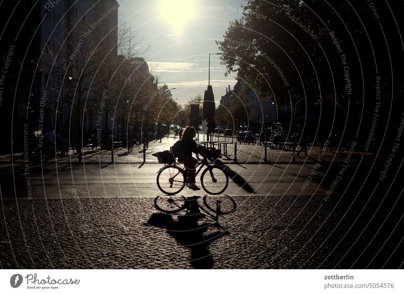 Fahrrad in Schöneberg architektur berlin city deutschland fassade fenster froschperspektive gebäude hauptstadt himmel hochhaus innenstadt kiez leben mitte