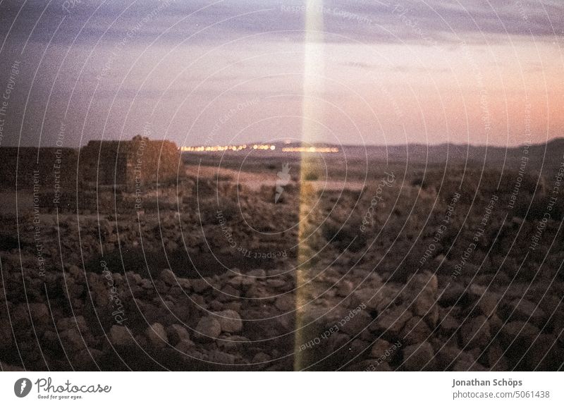 Landschaft in Israel Filmmaterial Isreal Korn Naher Osten Reisefotografie Reisen Sommer Süden Wüste analog Lichtleck Abenddämmerung sich[Akk] beugen