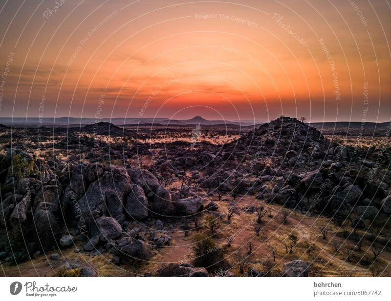 träumen fantastisch Dämmerung kitschig Kitsch Romantik romantisch Wildnis Felsen Damaraland Sonnenuntergang Außenaufnahme Afrika Namibia Landschaft Ferne