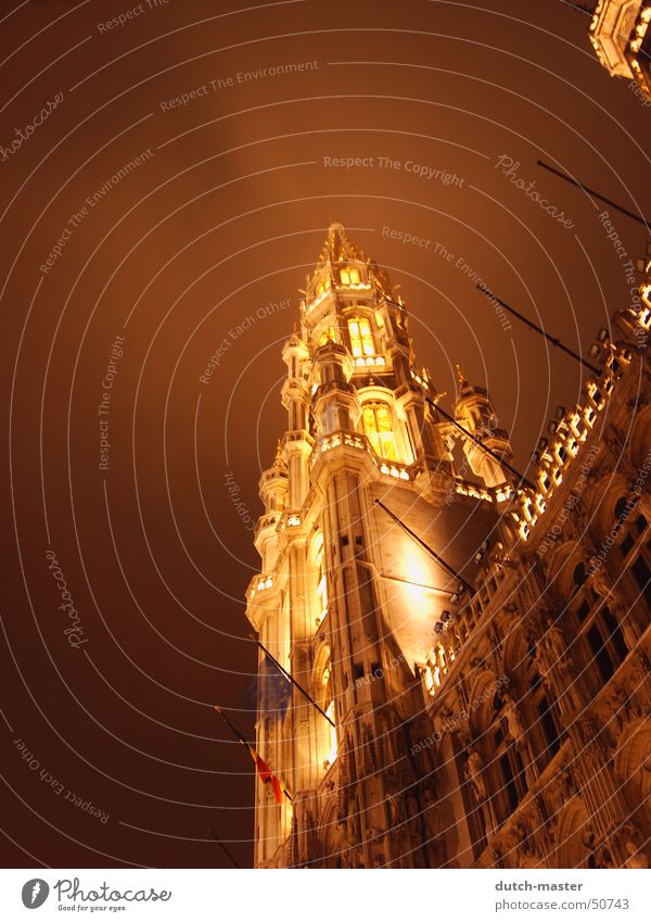 Brüssel im Nebel Grand Place Nacht Licht Philosoph Paris Ausflug Lampe Schleier dunkel Belichtung Gebäude Verzögerung Ferien & Urlaub & Reisen Belgien tief kalt