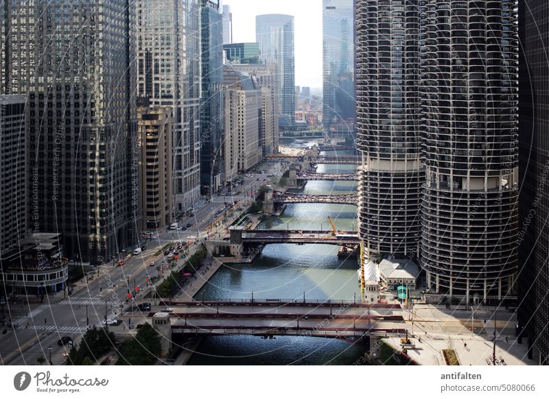 Ausblick II Chicago Aussicht Ferien & Urlaub & Reisen Wasser Reflexion & Spiegelung Fluss Wahrzeichen Architektur Stadtbild Außenaufnahme Gebäude urban
