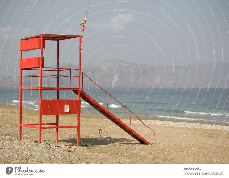 es war einmal ein perfekter Rettungsturm Strand Meer Himmel Turm Ferien & Urlaub & Reisen Wolken Landschaft Natur Sommer Küste Nostalgie rot Menschenleer Kreta